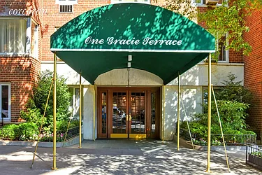 One Gracie Terrace at 1 Gracie Terrace in Yorkville
