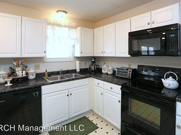2nd image of 201 Mohican Ln #322