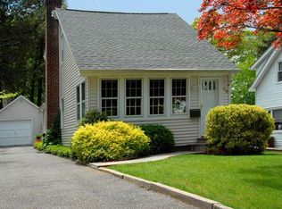 82 Brambach Rd, Scarsdale, NY 10583