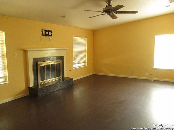 4th image of 200 Harriett Dr