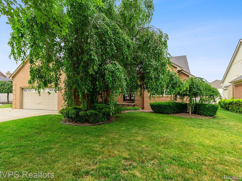 1st image of 47098 W Wayford Dr