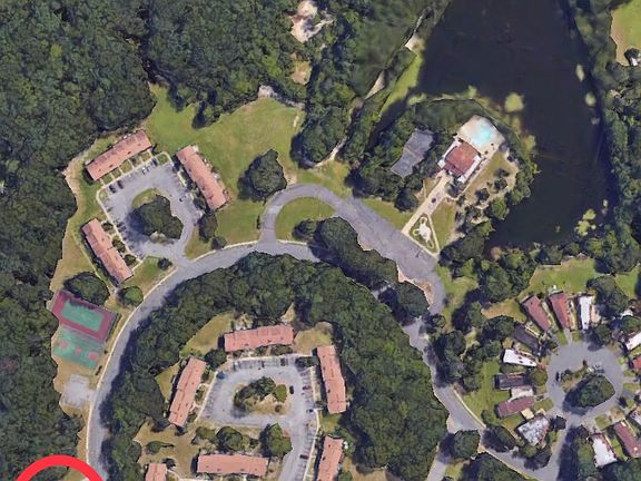 showing lake clubhouse prox.