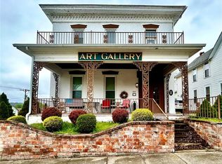 202 N 3rd St, Louisiana, MO 63353
