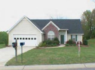 100 Berry Hill Ln, Hoschton, GA 30548