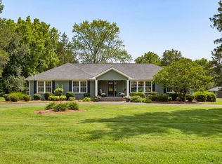 2115 Harding Pl, Murfreesboro, TN 37129