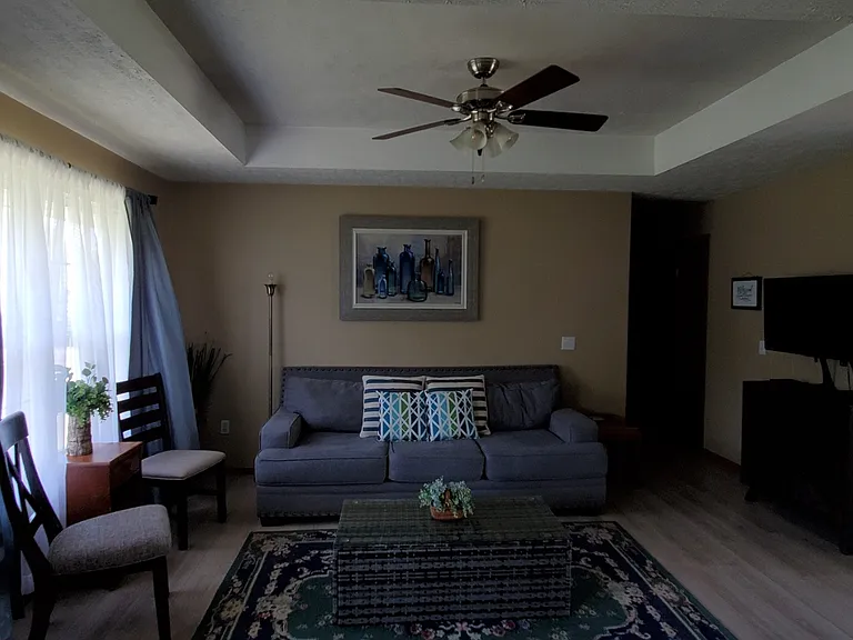 4453 W Portland St — Photo 30