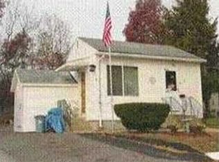 84 Railroad Ave, Johnston, RI 02919