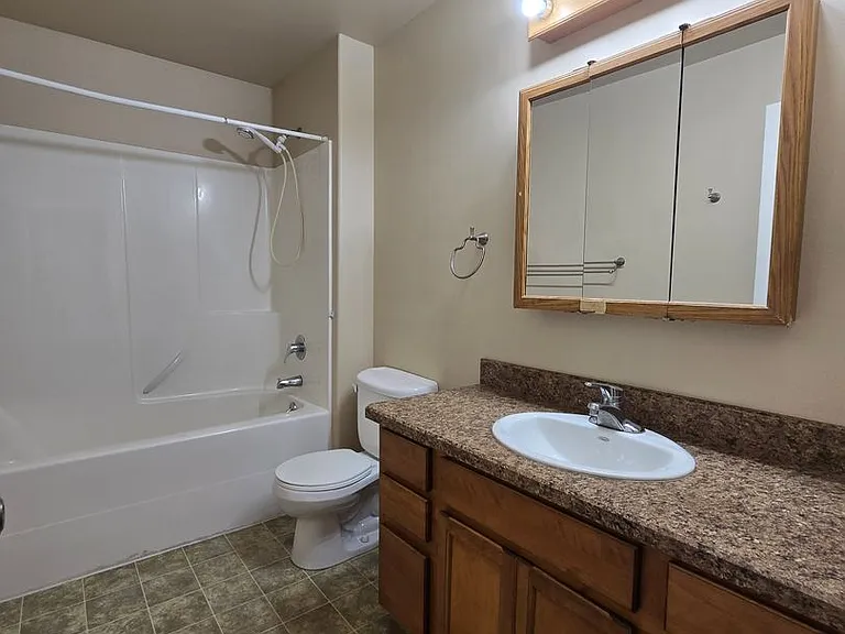 1317 Mirror Lake Ln — Photo 16