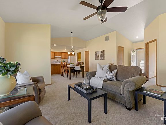 3rd image of 3114 Sunridge Dr