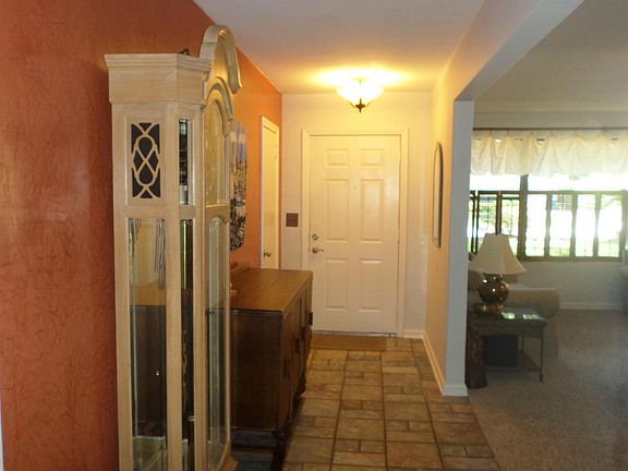 4th image of 5457 Grove Ave