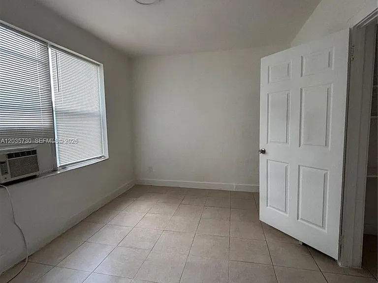 1060 NW 47th St #7 — Photo 6