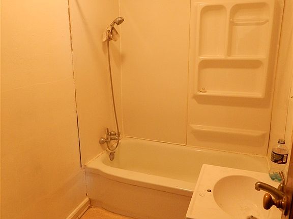 4th image of 801 W Park Ave