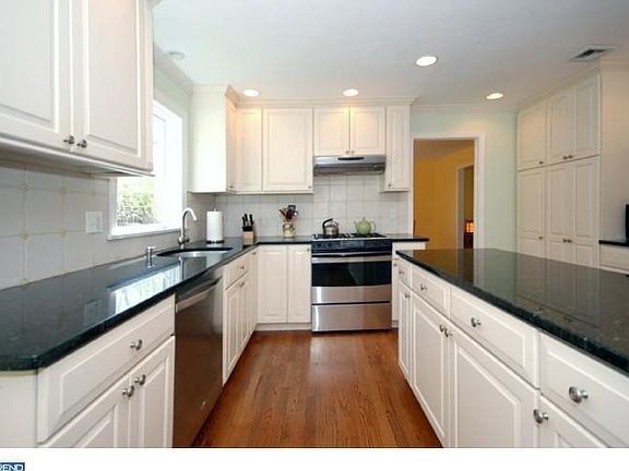 2nd image of 11 Hereford Dr