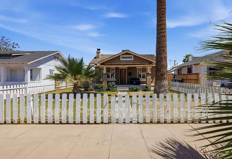 1238 E McKinley St — Photo 2