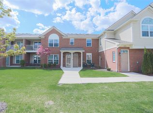 21984 Andover Dr, Macomb, MI 48042