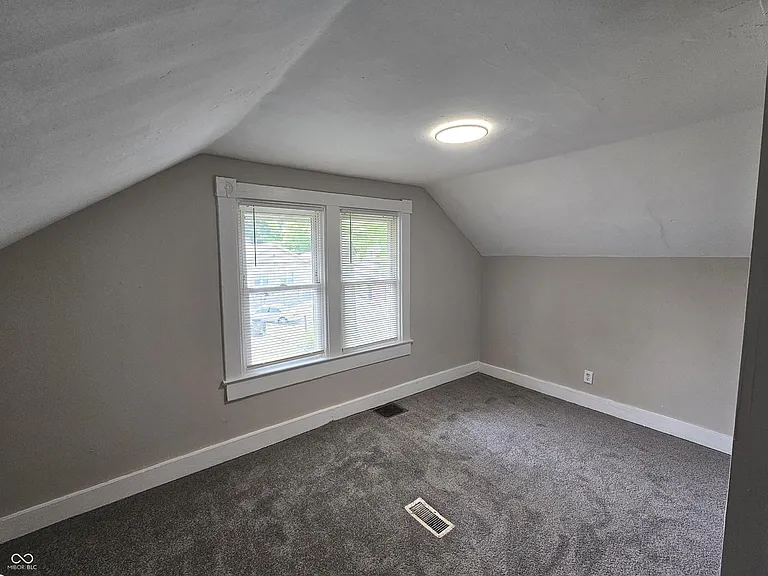 351 Congress Ave — Photo 24