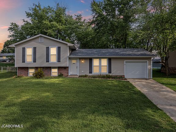 2nd image of 109 Wagonwheel Dr