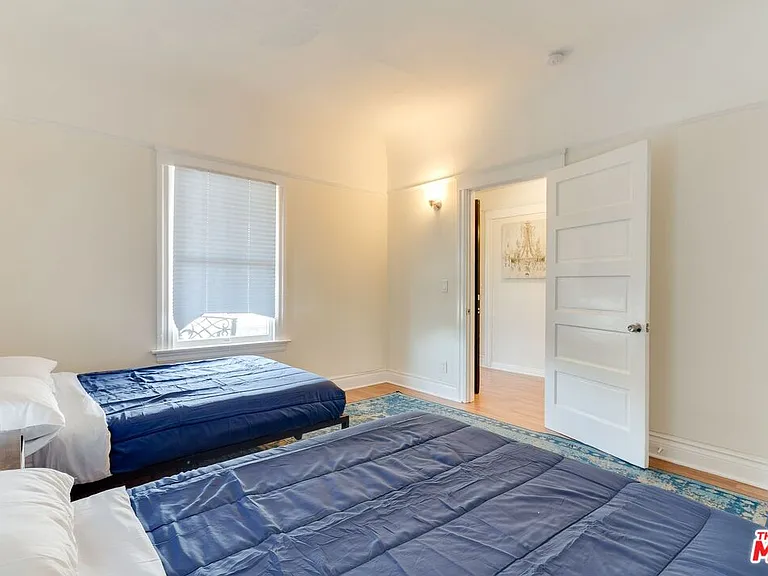 1228 Fedora St — Photo 9