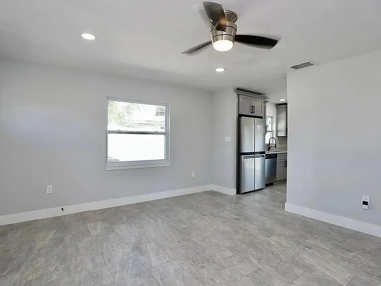 632 Royalty Ct #632 — Photo 3