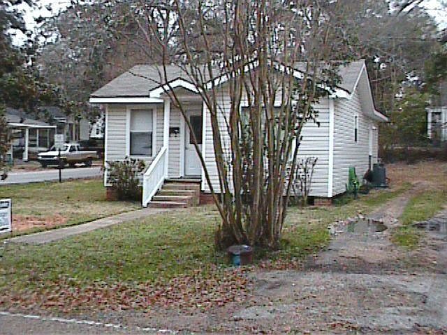 2nd image of 305 E Shamrock Ave