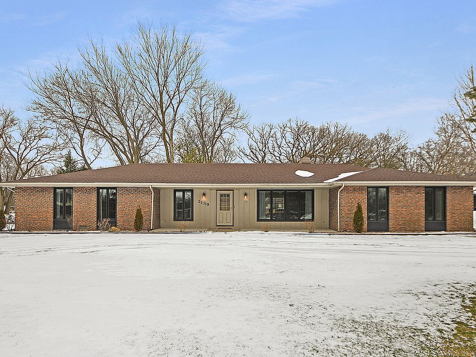 1st image of 22319 S Eastcliff Dr