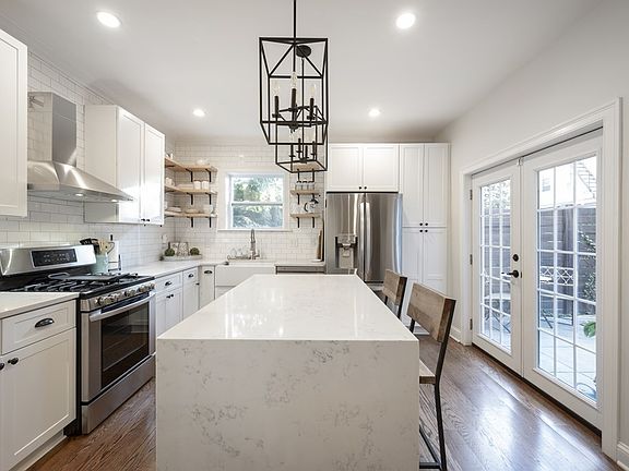 2nd image of 107 Putnam St #1