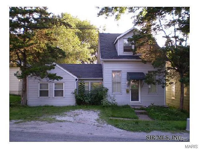 705 W Adams St photo 1