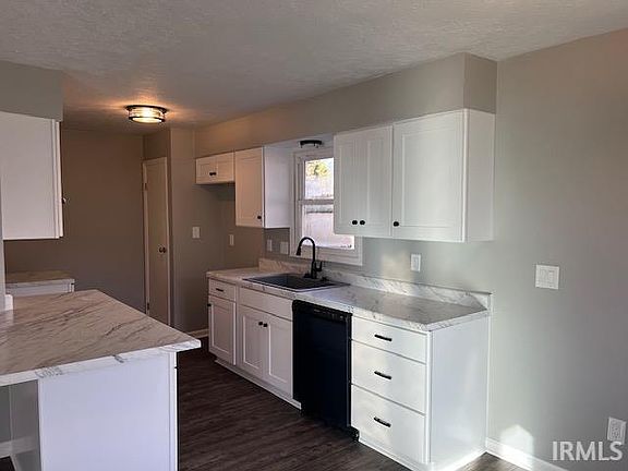 4th image of 3131 Thomas Dr