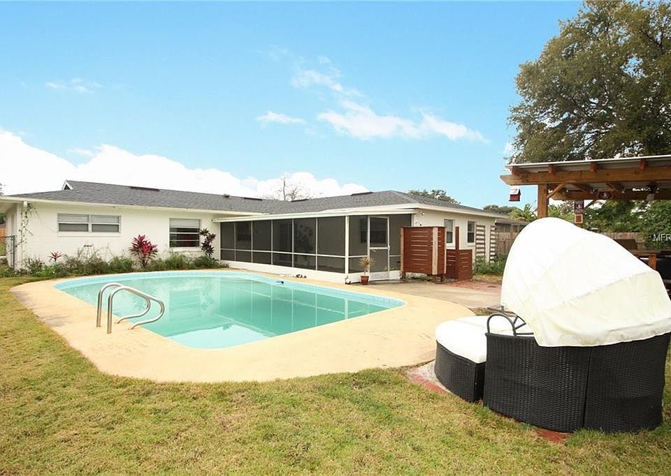 1st image of 1215 Bonnie Lou Dr