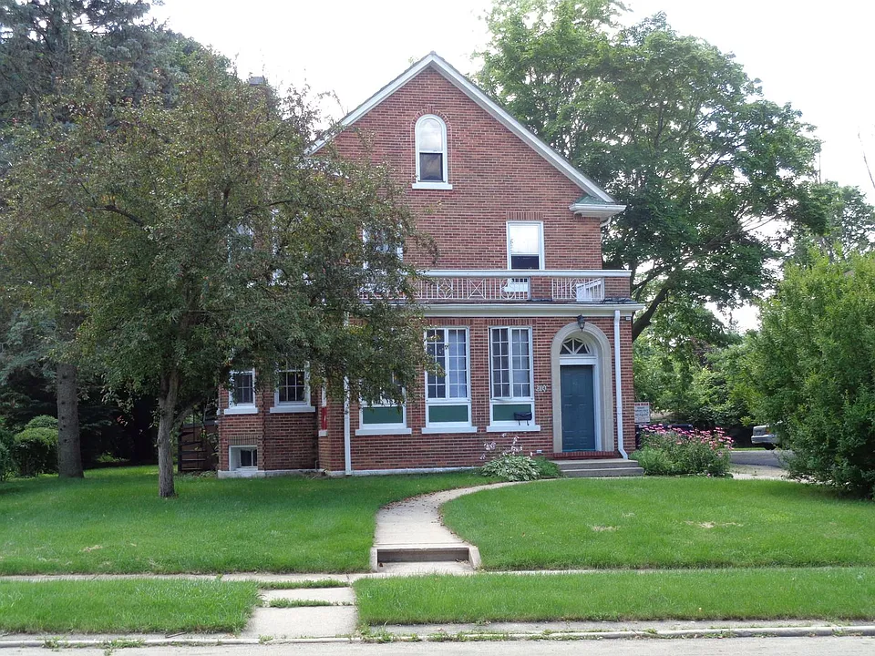 313-322 Augusta Ave