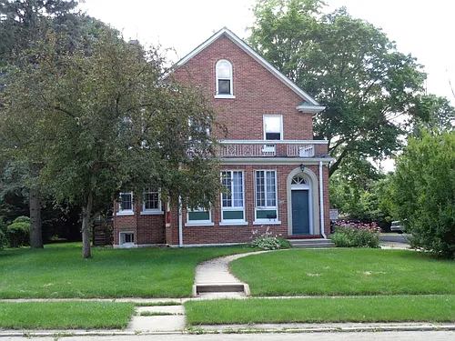 314 Augusta Ave Photo 1