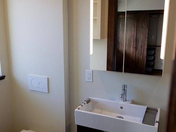 3rd image of 5017 Grand Ave APT 1