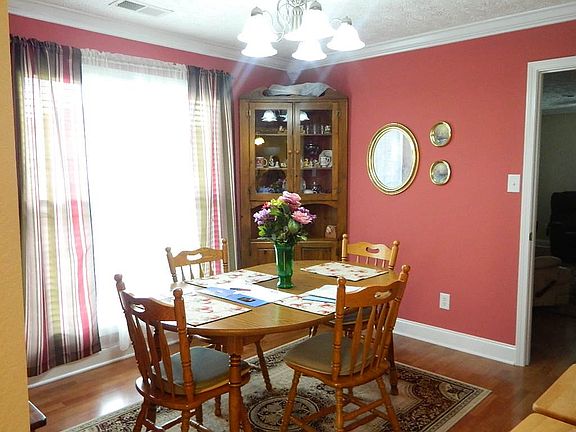 5th image of 204 Plantation Dr
