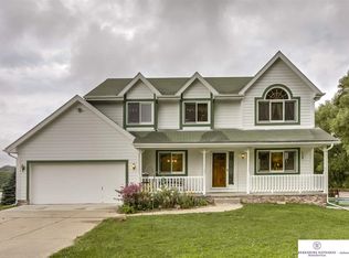 15016 Ridgeview Dr, Plattsmouth, NE 68048