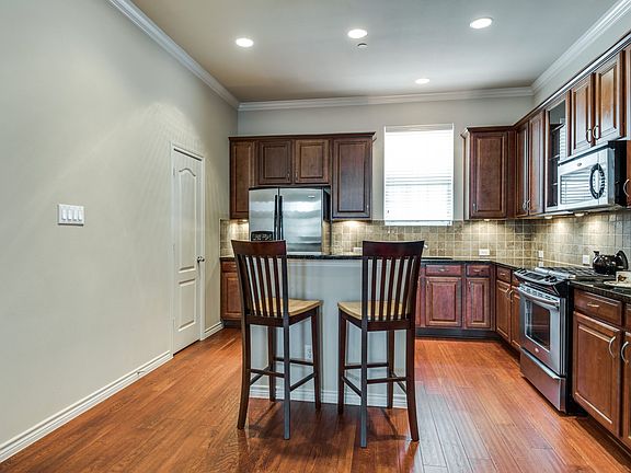 5th image of 15831 Breedlove Pl #118