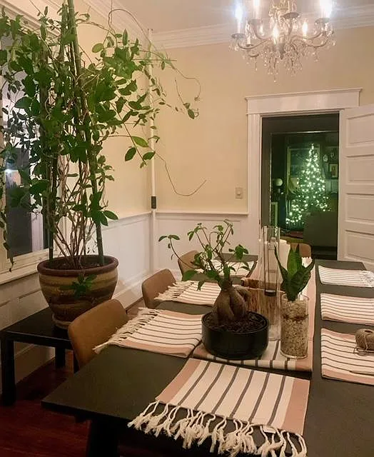 5 bed, 1660 sqft, $3,599 — Photo 4