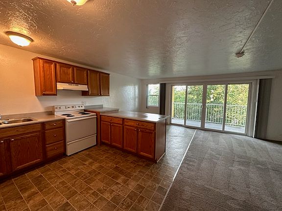 4th image of 19781 Front St NE #6
