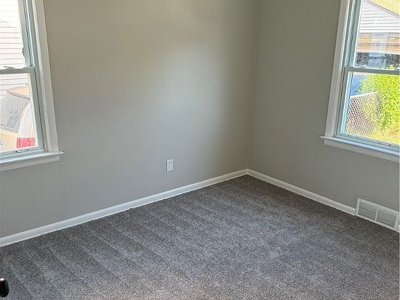 5th image of 15312 Northwood Ave