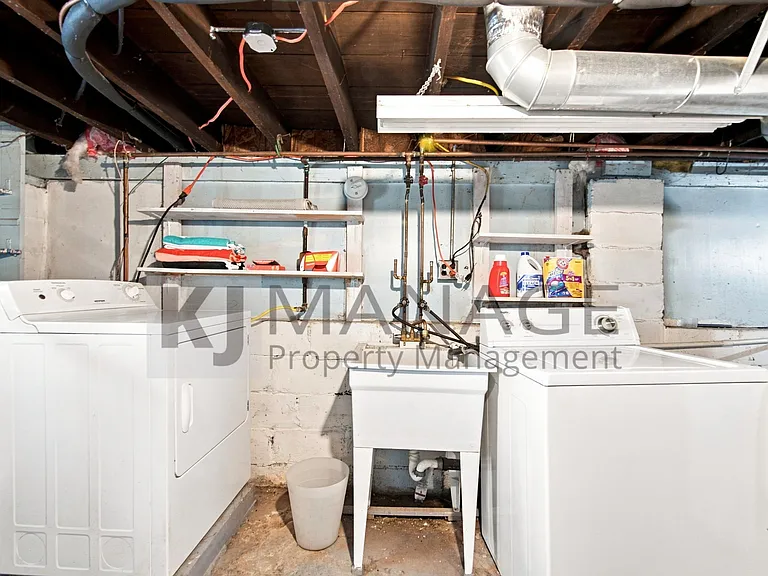 2535 Gainsboro St — Photo 14