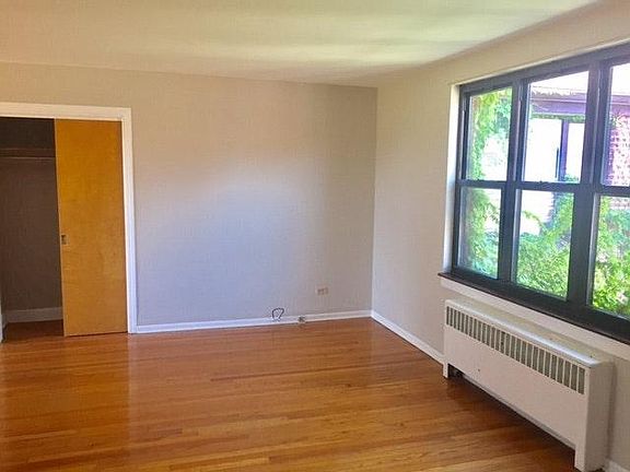 3rd image of 7379 N Winchester Ave APT 2S