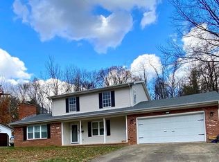 507 Fitzhugh St, Ravenswood, WV 26164