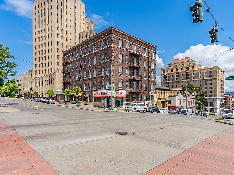 Rialto Apartments Historic Charm Meet Attainable Urban Living — Photo 7