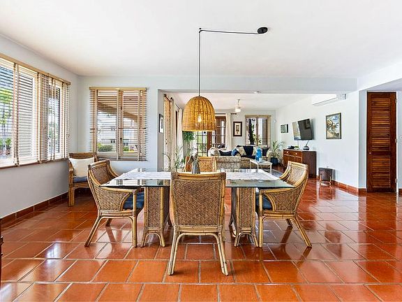 5th image of E Lakeside Villas 1