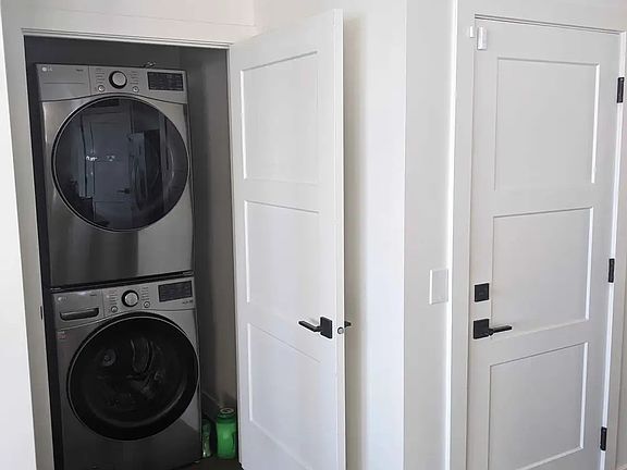 Top floor washer + dryer included
