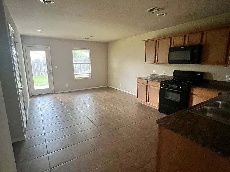 10721 N 152nd East Ave — Photo 15