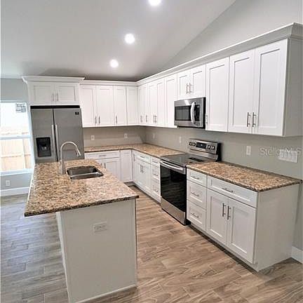 4th image of 3239 18th Ave S