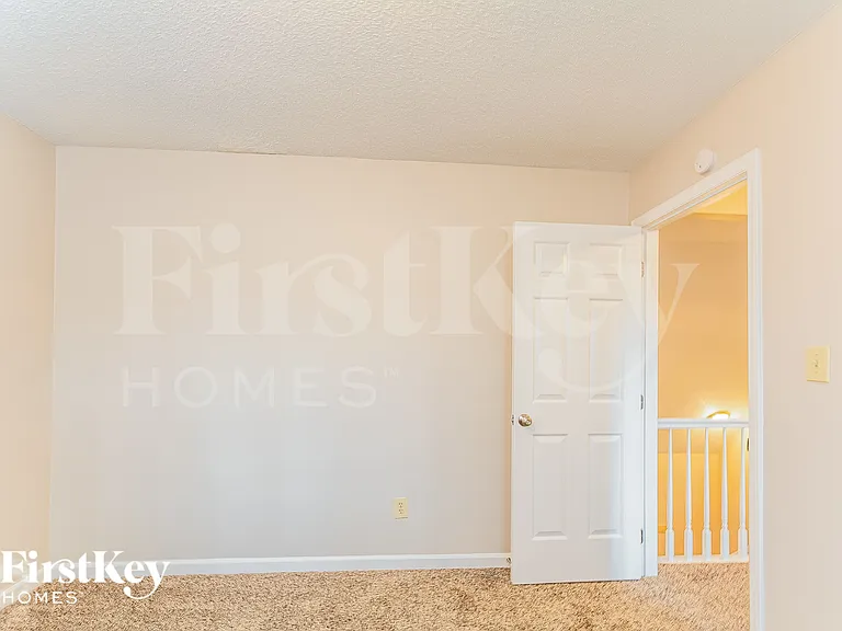 1311 Logan St — Photo 13
