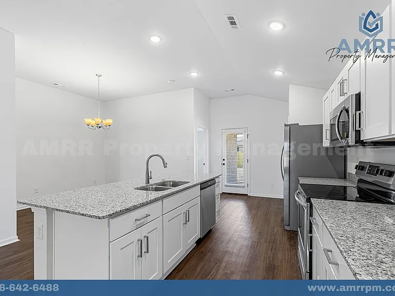 125 SW Vicki St — Photo 21