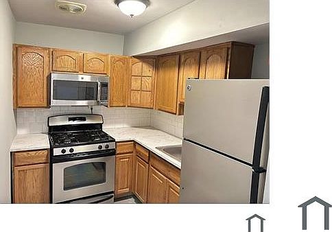 3rd image of 5100 F St SE APT 10