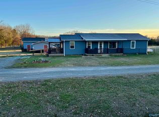 16 Meadowlark Dr, Falkville, AL 35622